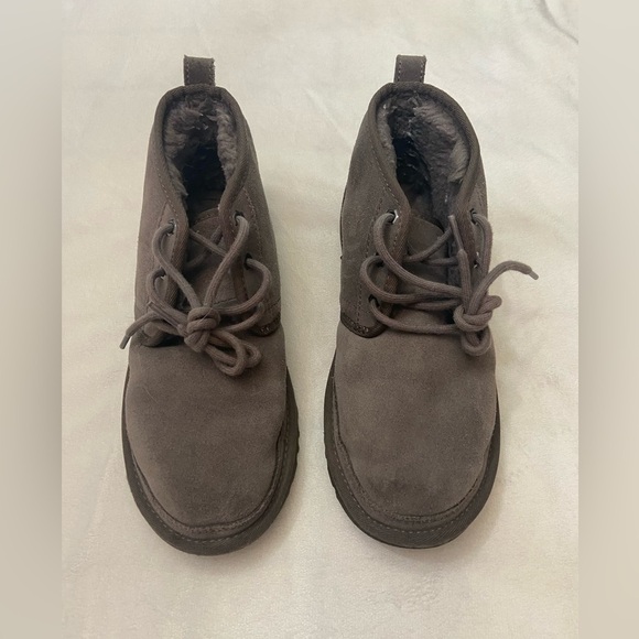 UGG Men's Neumel Suede Casual Boots gray - Picture 4 of 9